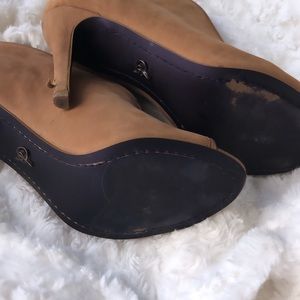 RACHEL Rachel Roy Shoes - Rachel Roy Tan Suede Boots Booties 6.5 RACHEL Rachel Roy Shoes - Rachel Roy Tan Suede Boots Booties 6.5